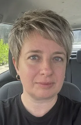 Pixie corto texturizado con flequillo irregular