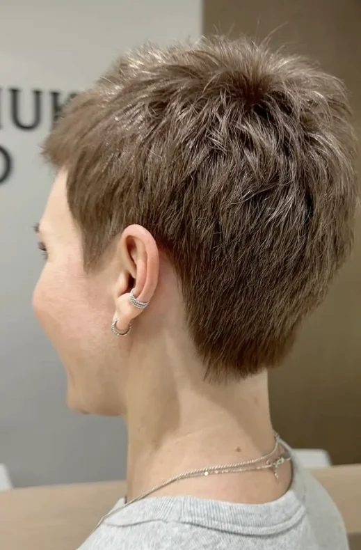 Pixie claro texturizado con orejas despejadas