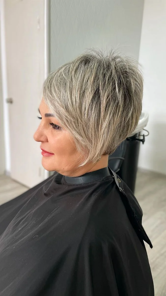 Cabello teñido con reflejos y diferentes matices