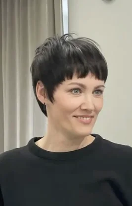 Pixie corto con microflequillo texturizado